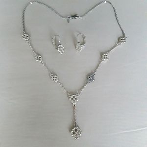 Avon Silvertone Clover Motif Y Necklace & Earrings Set
